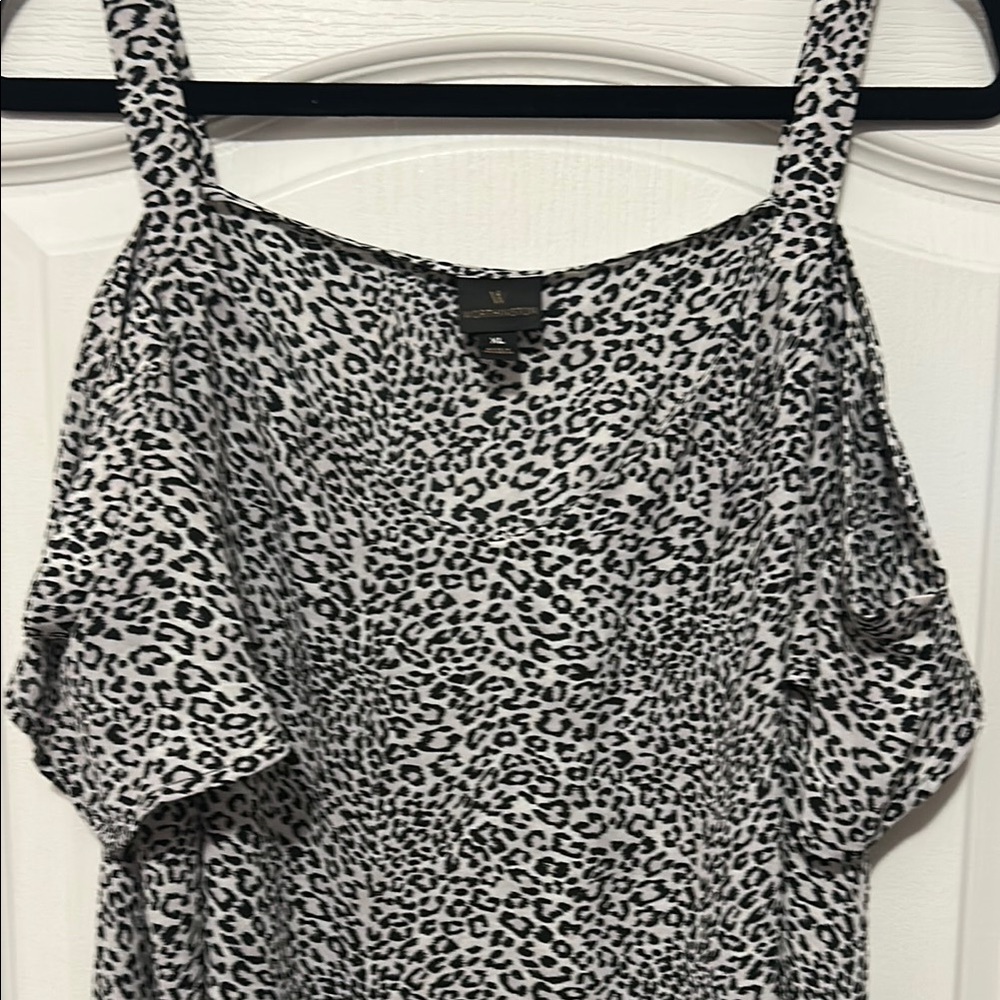 Worthington Black and White Relaxed Blouse